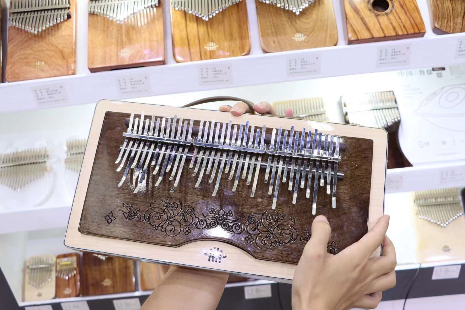 Hluru Array mbira Kalimba finger Thumb piano | Pures Music