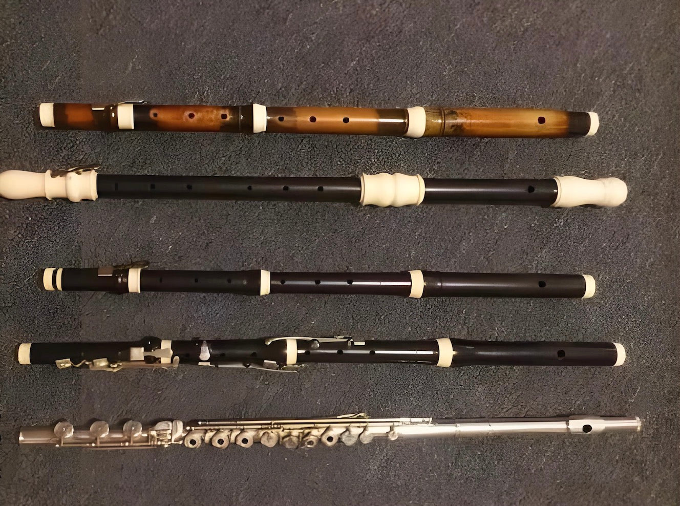 Simple Flute Instrument Flute Instrument: A Guide for Beginners and Enthusiasts | Pures Music