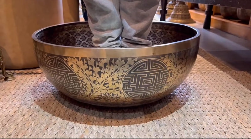 Top Benefits and Uses of the Foot Singing Bowl for Meditation and Healing