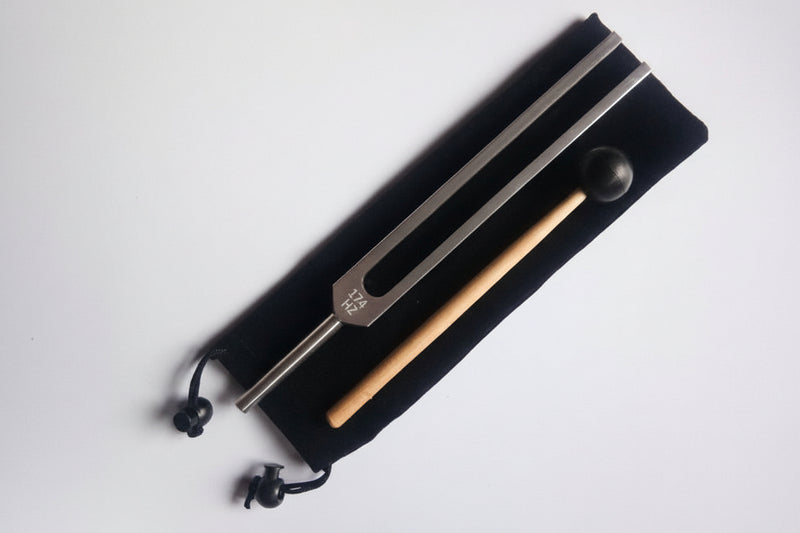 174 Hz Solfeggio Tuning Fork - Pain Relief & Grounding | Pures Music™